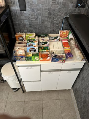 【その他共用部分】 | ザ・テラスコート英 | ラウンジ　コーヒーコーナーがあり入居者様は自由にお楽しみいただけます！