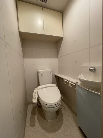 イーストアベニューのトイレ|温水洗浄便座機能付き専用トイレ