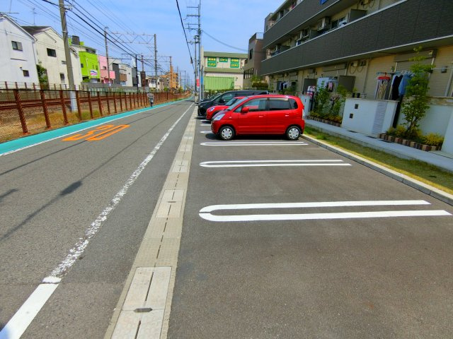 エスペランジュの駐車場