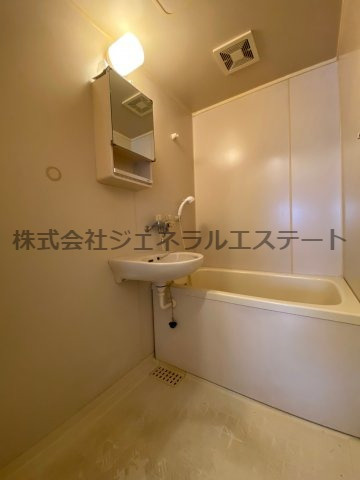 ワールドライフ中田Ⅰの浴室|コンパクトで使いやすいお風呂です