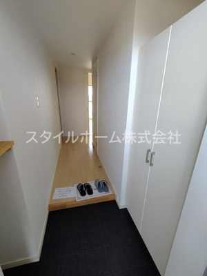 【玄関】 | ウーノマリート | 別部屋写真です。