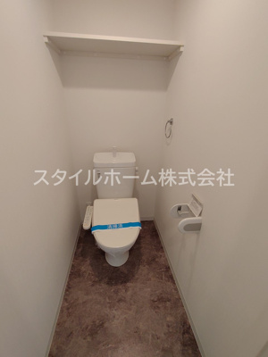 【トイレ】 | ウーノマリート | 別部屋写真です。