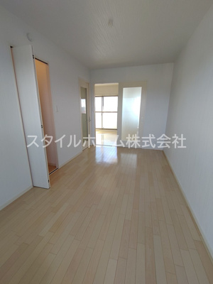 【内装】 | ウーノマリート | 別部屋写真です。