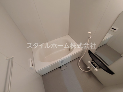【浴室】 | ウーノマリート | 別部屋写真です。