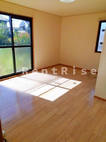 Ｓｅｊｏｕｒ Ｎａｗａの居間・リビング