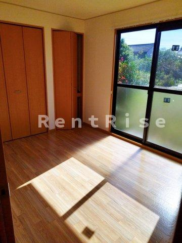 Ｓｅｊｏｕｒ Ｎａｗａの居間・リビング