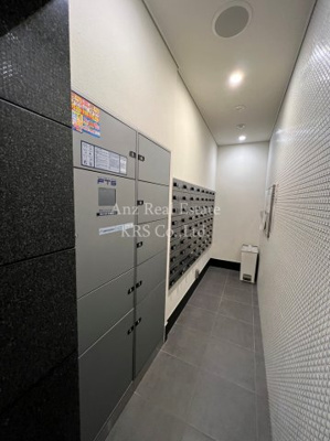 【その他共用部分】 | BPRレジデンス本町東 | 大切な荷物をお預かり！宅配ボックスが設置されています♪