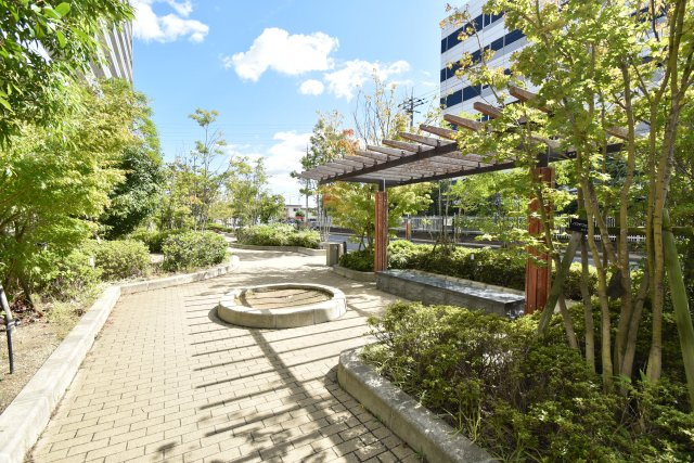 メイツブラン長岡京の周辺|マンション敷地内公園