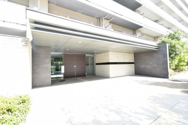 メイツブラン長岡京のその他共用部分|マンション入口