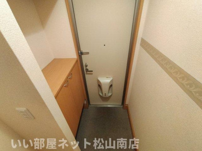 【玄関】 | カーサ城北　C棟