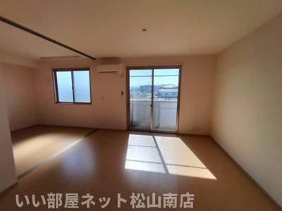 【居間・リビング】 | カーサ城北　C棟