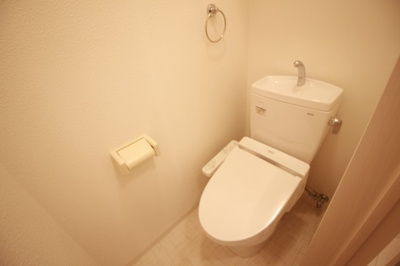 【トイレ】 | KTIレジデンス阿倍野 | コンパクトで使いやすいトイレです（ウォシュレット付き）