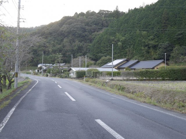 苫田郡鏡野町寺和田　売土地98.9坪の前面道路含む現地写真