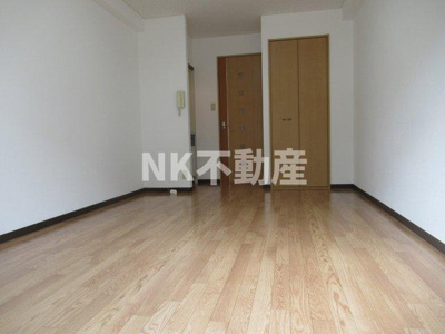 【居間・リビング】 | SENTIA八戸ノ里（八戸ノ里賃貸） | 洋室です