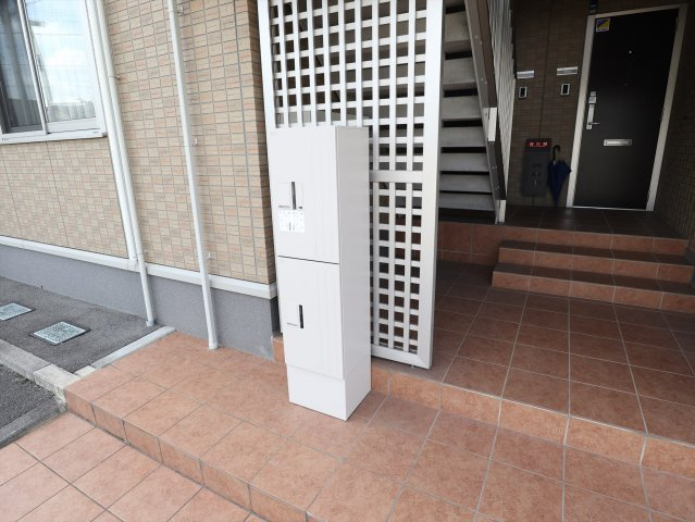 フラワーハイム寺家のその他共用部分|宅配ボックス