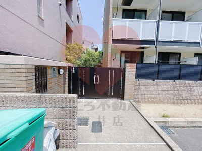 【エントランス】 | レオパレスウメキタフィオーレ