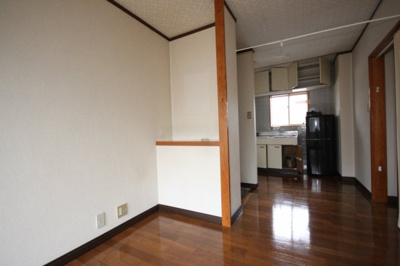 【居間・リビング】 | AKIハウス | 使いやすいリビングです
AKIハウス１　103号室　平成24年1月6日