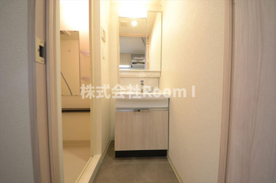 【洗面所】 | プレサンス松屋町ヴィゴラス | ゆったりとスペースのある洗面所