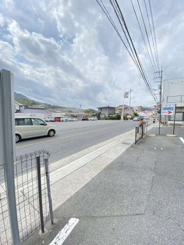 売土地　上安2丁目の前面道路含む現地写真