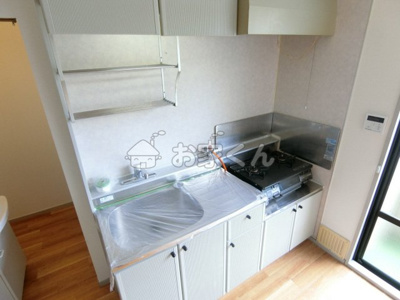 【キッチン】 | サンビレッジ須磨B棟 | キッチン(写真は別のお部屋の写真です。コンロはありません)