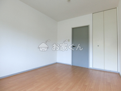 【寝室】 | サンビレッジ須磨B棟 | 室内(写真は別のお部屋の写真です)