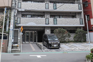 【エントランス】 | オートロック付きエントランス　スーバーやコンビニ、小学校や中学校も近く便利！