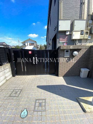 レオパレスＫＡＺＵのエントランス