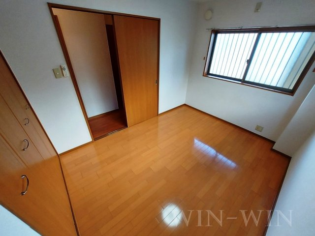 ブロードタウン神野 Ⅱ A棟の寝室