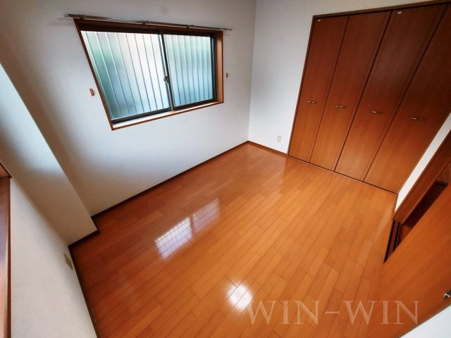 ブロードタウン神野 Ⅱ A棟の寝室