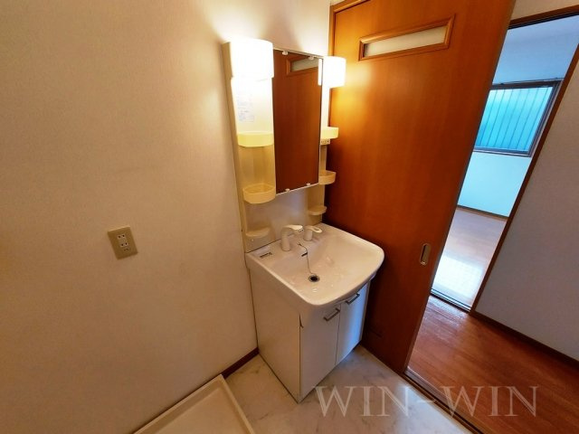 ブロードタウン神野 Ⅱ A棟の洗面所