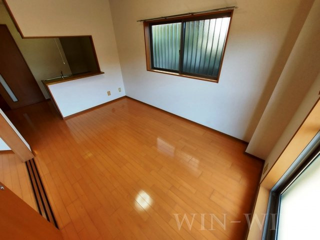 ブロードタウン神野 Ⅱ A棟の居間・リビング