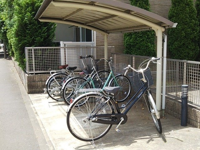 ラピアンタ都立家政のエントランス