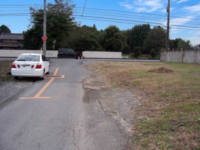 東松山市下唐子 土地102坪の前面道路含む現地写真|東側約3ｍ公道に約25ｍ接道