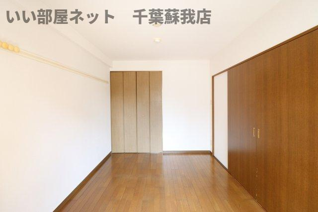 ASAJIビルの洋室|スペースが確保できる洗面所です