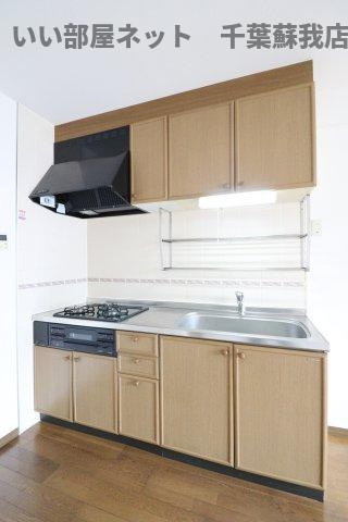 ASAJIビルのキッチン|落ち着いた色合いのキッチンもまたおしゃれ♪