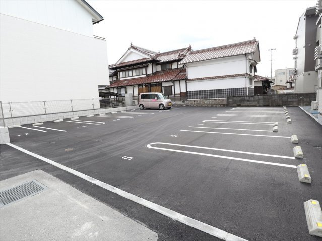 グラン　ボナールの駐車場