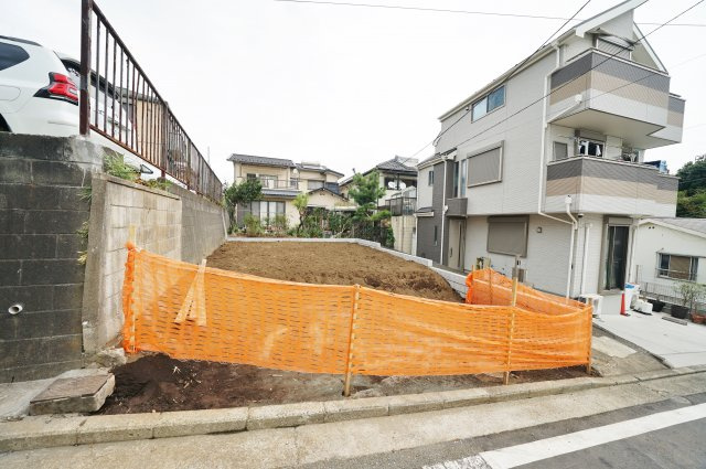 【保土ケ谷区岩井町248-2新築戸建て】（富士見台小学校・岩井原中学校）の外観|JR横須賀線・JR湘南新宿ライン「保土ケ谷」駅まで徒歩約11分。