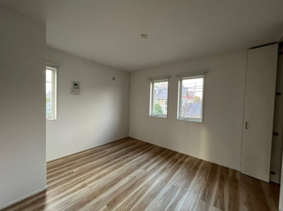 【洋室】 | 緑町1丁目貸家