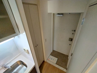 【玄関】 | グレンパーク兵庫駅前 | 収納もある玄関です