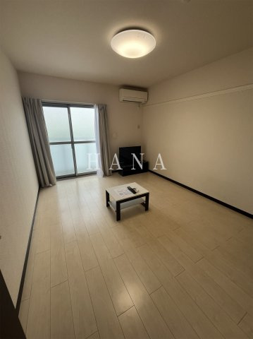 レオネクストアイヴィレッジの居間・リビング