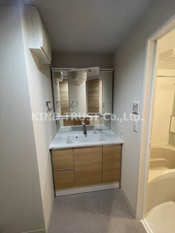 ma minetteの独立洗面台|独立洗面台、小物を置くことができて便利です