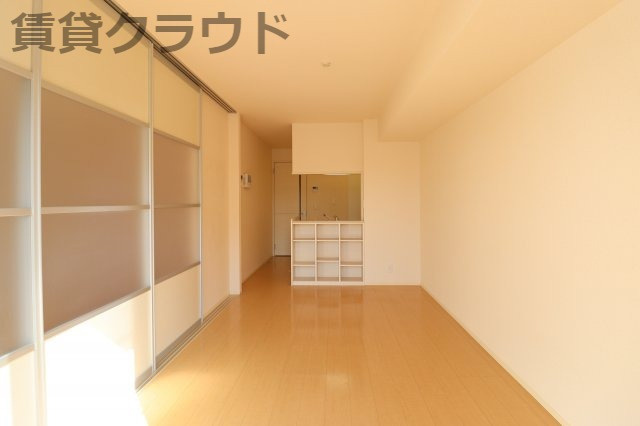 フェリオ・ヴィアーレの寝室|開放的な寝室です