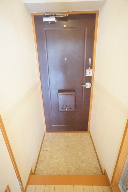 シャルレ1番館の玄関|類似写真