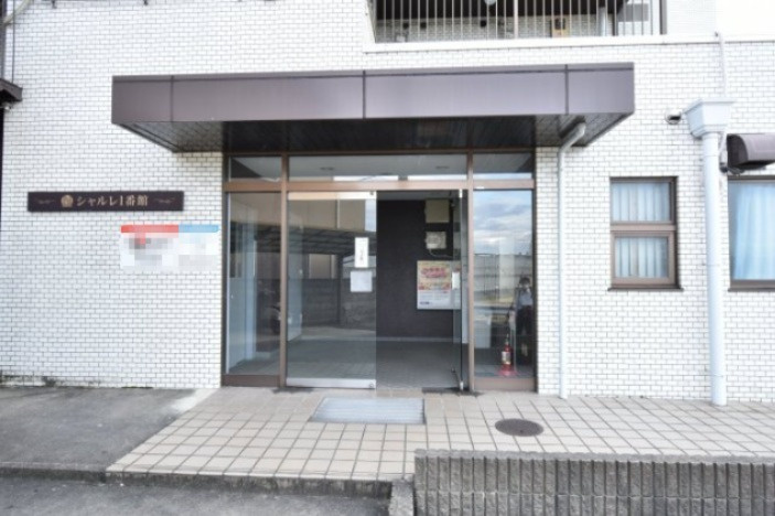 シャルレ1番館のエントランス|清潔なエントランスです