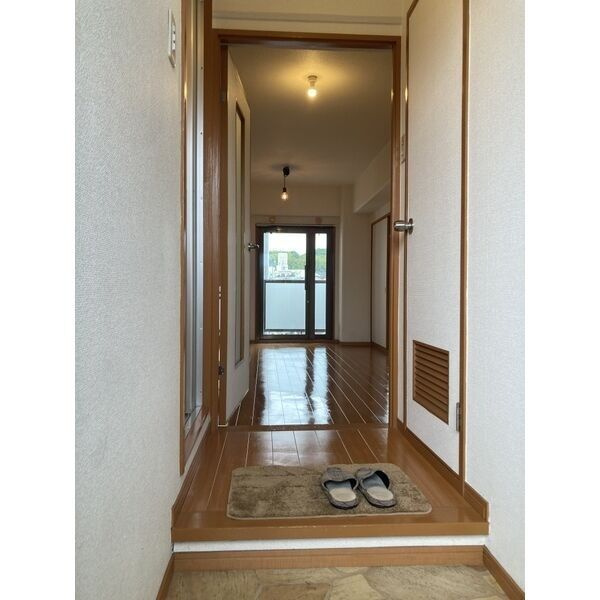 シャルレ1番館の玄関