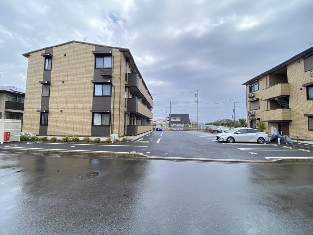 つくばエーツーの駐車場