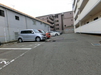 【駐車場】