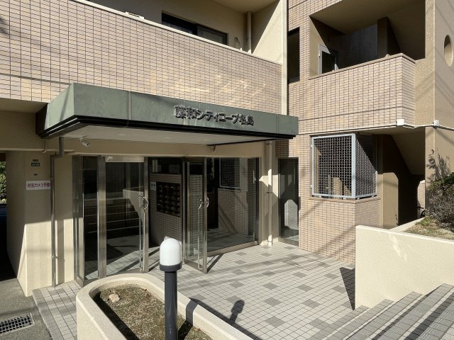 藤和シティコープ名島のエントランス