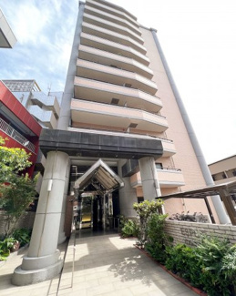 【外観】 | 吉塚駅まで徒歩7分で各方面への移動に便利。博多駅も近いので通勤通学の時間も短縮できそうですね♪ 徒歩圏内に各種生活利便施設が充実していて暮らしやすいです