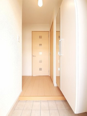 【玄関】 | プラシードＤ | きれいな玄関です